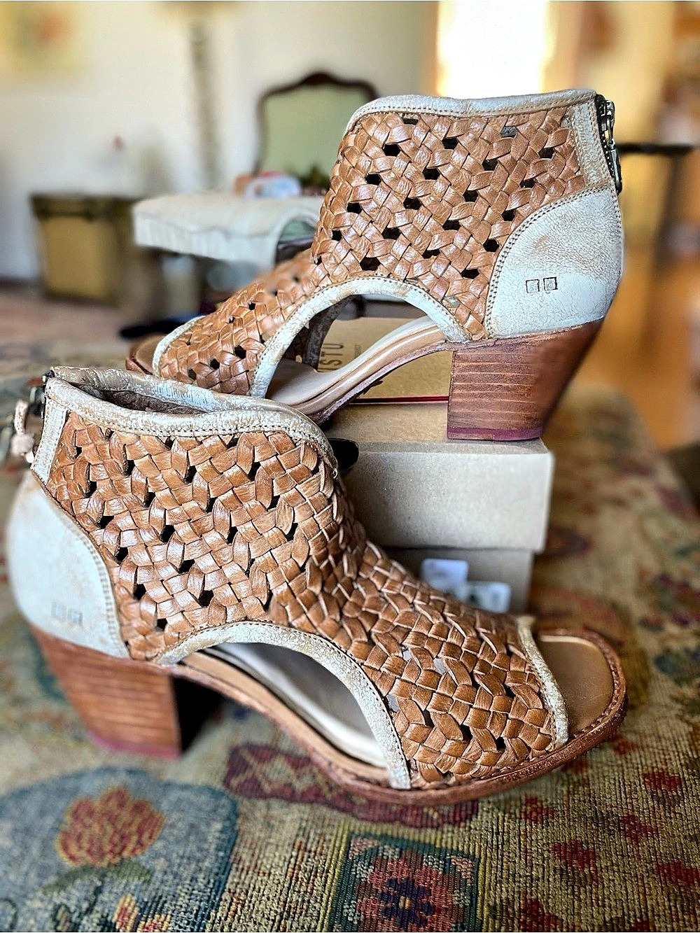 Bed|Stu Ransom Tan Rustic Nectar Lux Heels